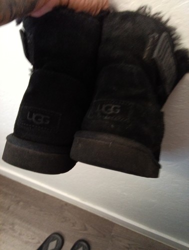 Short black ugg - ugg, suede