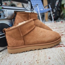 Nuovissimi mini stivali Uggs®