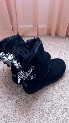 Ugg black suede winter boots - black,