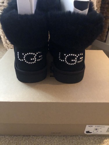 Nwot women ugg boots - boots,