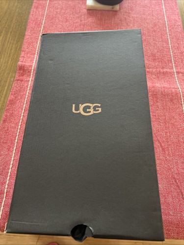 Uggs boots - uggs,