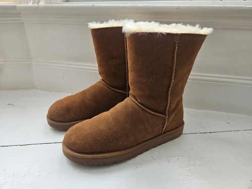 Ugg boots with - ugg, back