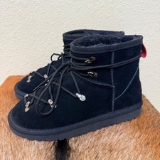 Advisry x Ugg mini stivali